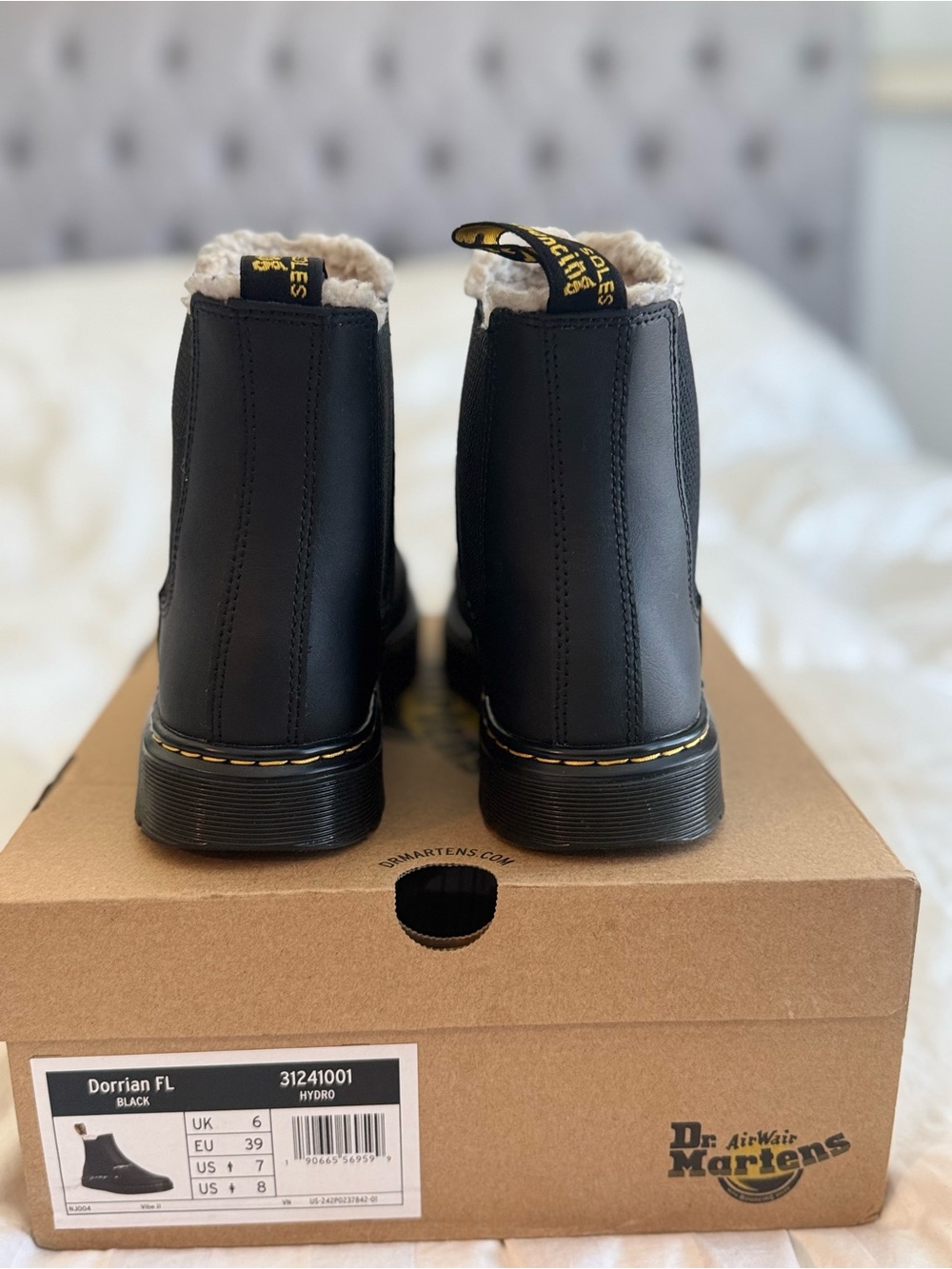 Dr. Martens Dorrian FL Black Hydro Leather Winter Boots NIB Size US W8/M7 - Picture 2 of 7